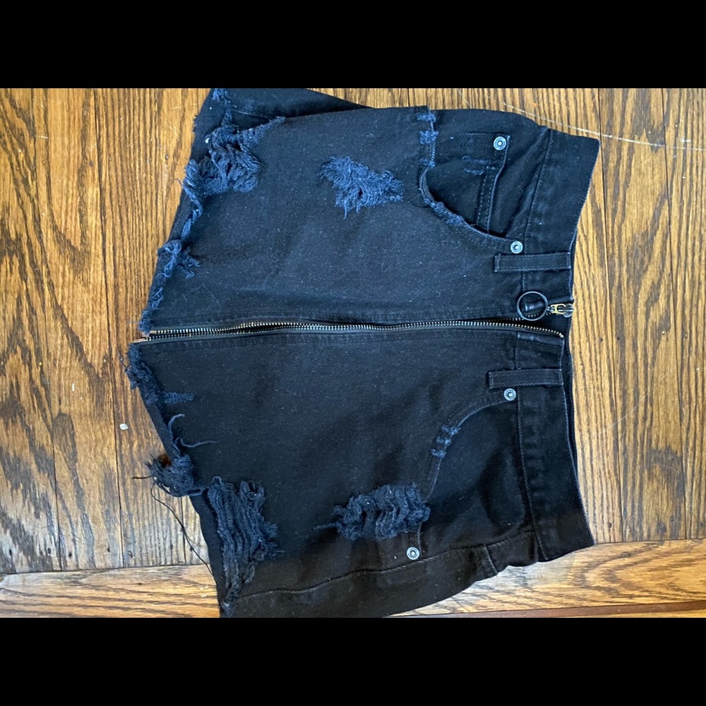 Black Ripped Mini Skirt - Picture 1 of 3
